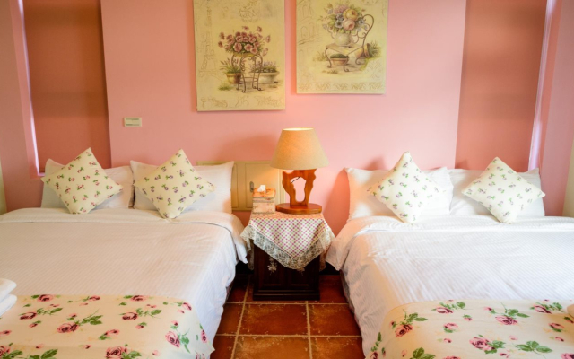 Sunnyday B & B