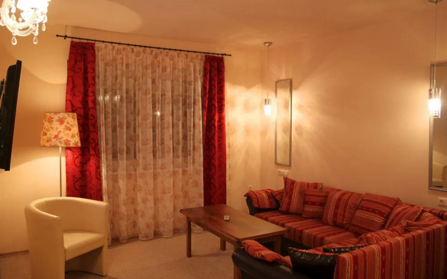 Al Faro Lodge