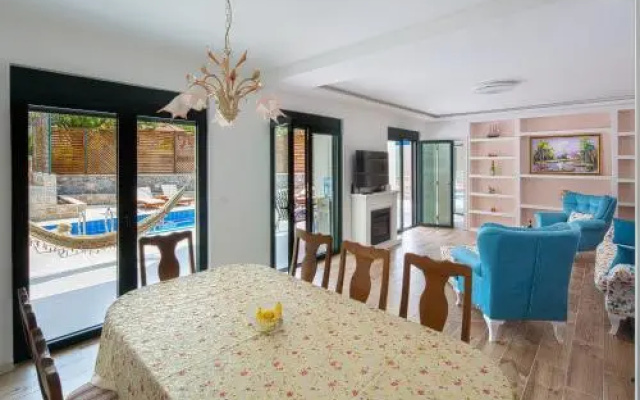 Villa latina 2