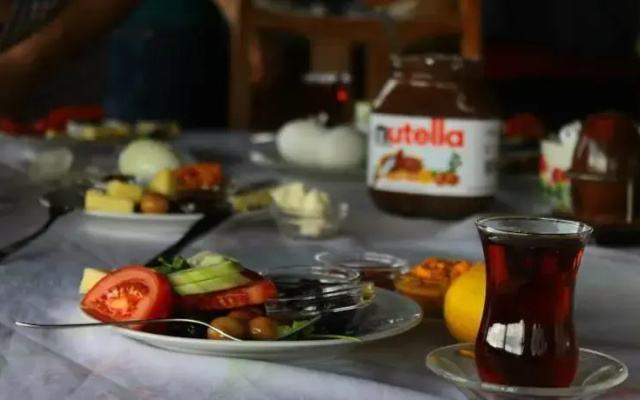 Lella Camlibel-Sut Yumurta Recel