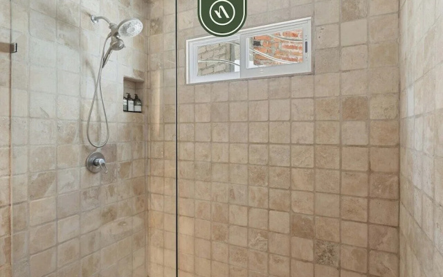 Stunning 2 BR Condo - Oceanview Terrace - Downtown