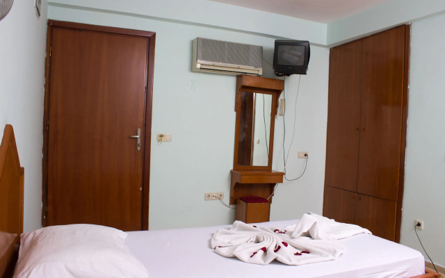 Ares City Hotel