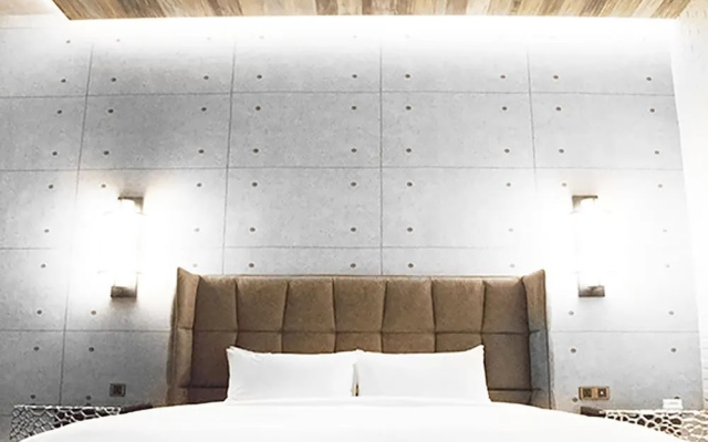 Royal Group Motel Feng Shan Branch