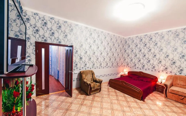 Apartment on Derybasivska 19