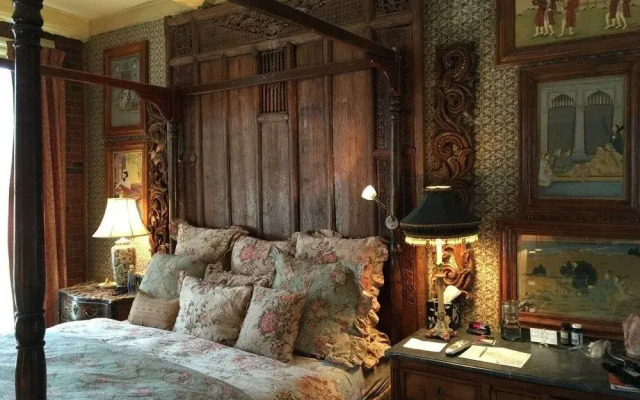 The Residence Hotel