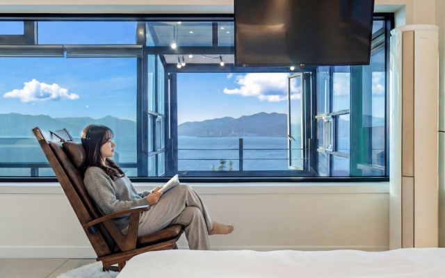 Geoje Gonggan Pool Villa