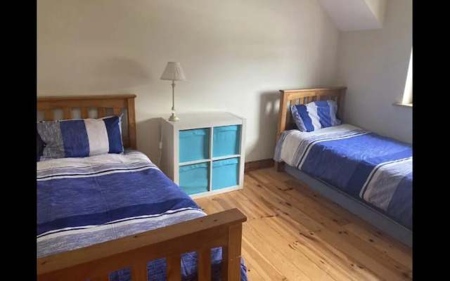 3-bed House Sleeps 6 With Patio