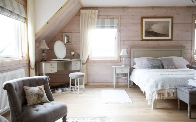 Netherton Farm Lodge