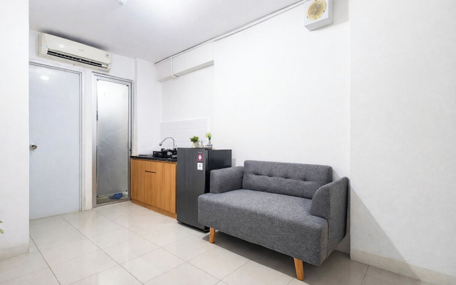 Cozy White 2Br At Bassura City Apartment