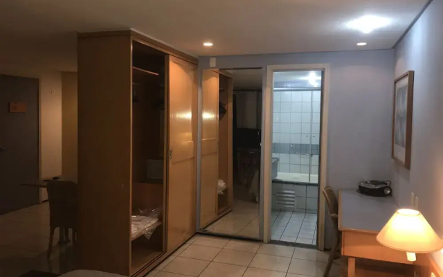 Flats Iate Plaza