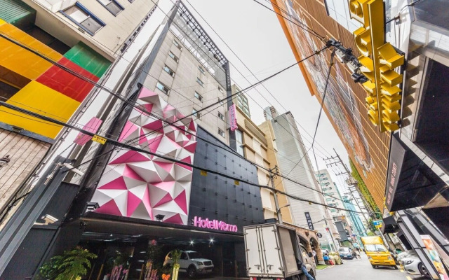 Sinchon Momo