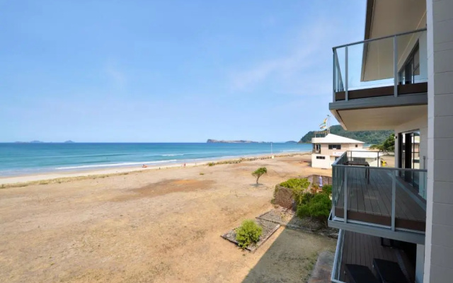 Beachfront Heights - Pauanui Holiday Apartment
