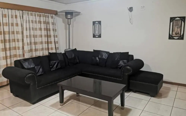 Room-charming Tshwane B&B With Secure En