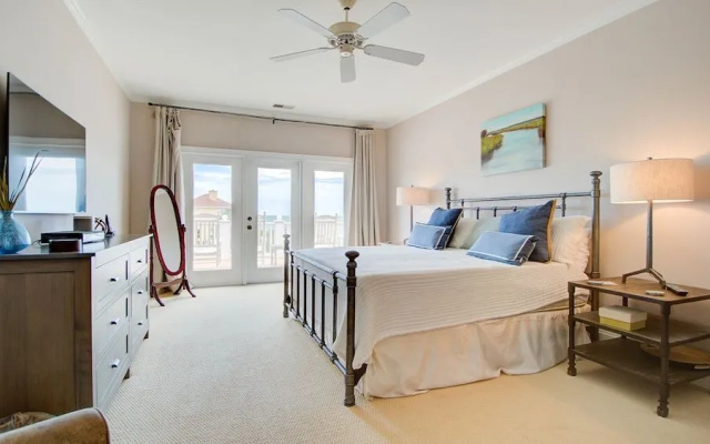 Eastland House by Peace Vacations