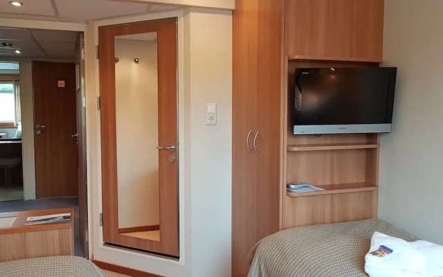 Hotelkabinenschiff Junker Jörg