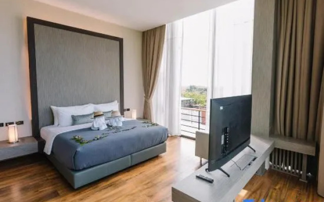 Sky Hill Villa Surattthani