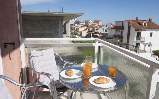 Apartments and Rooms Nikol