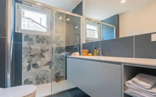 Como Volta Square With Terrace by Rent all Como