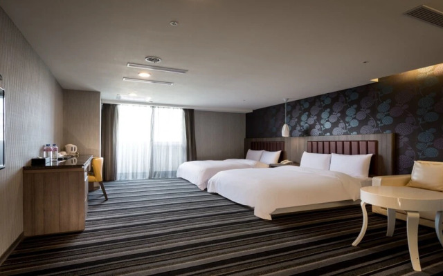 Jung Zaw Business Hotel