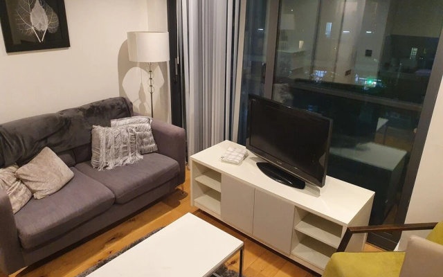Stunning 1-bed Apartment in Hayes