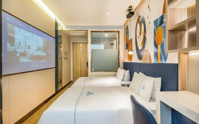 Dequan Luxury JingGuang Hotel