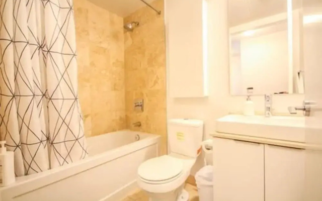 Guestilo Residence - Fort York
