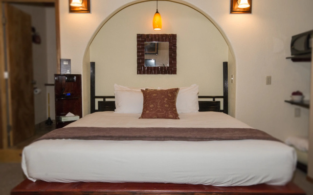 Lokahi Lodge