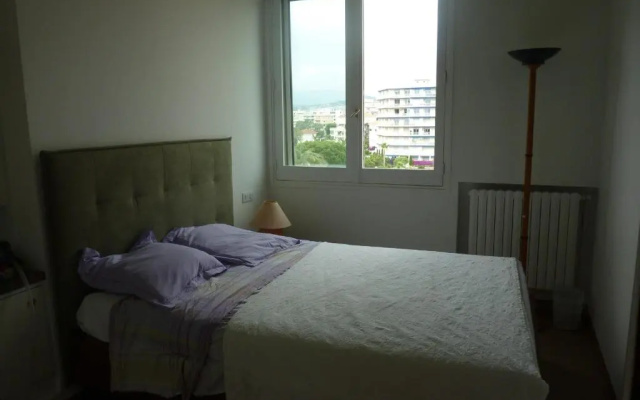 Nice flat with TERRACE on the Croisette