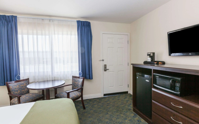 Days Inn by Wyndham Santa Maria