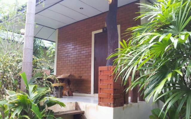 Отель Lovely Lanta Resort вид на фасад
