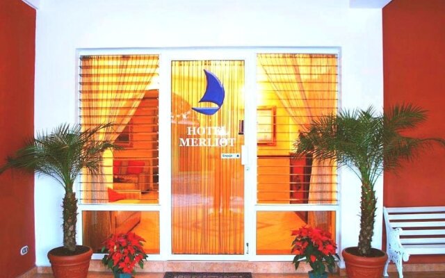 Hotel Merliot in Santa Tecla, El Salvador from 50$, photos, reviews - zenhotels.com hotel front