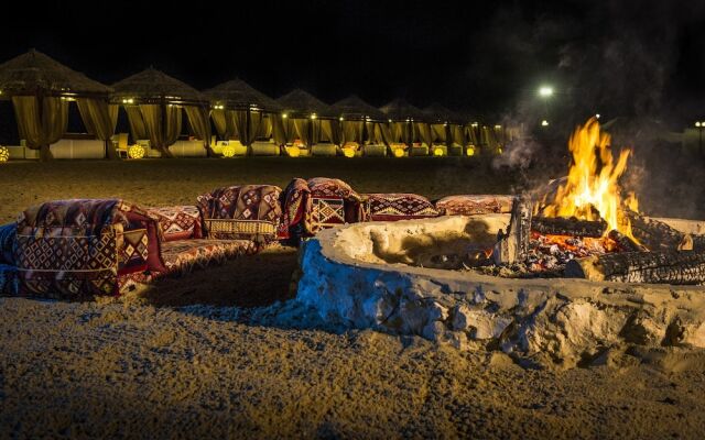 Отель Regency Sealine Camp Катар, Месайед - отзывы, цены и фото номеров - забронировать отель Regency Sealine Camp онлайн вид на фасад