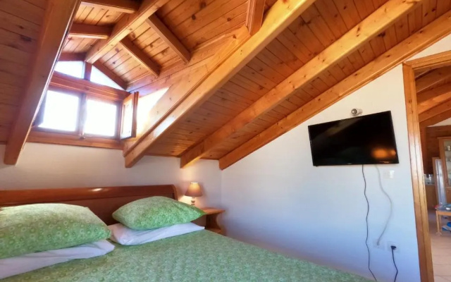 Loft apartment 20m from sea