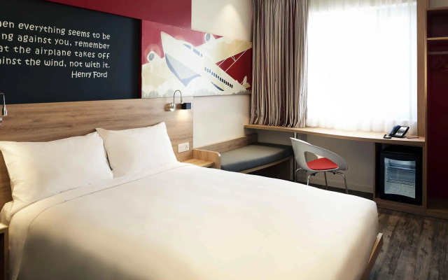 ibis Saigon South