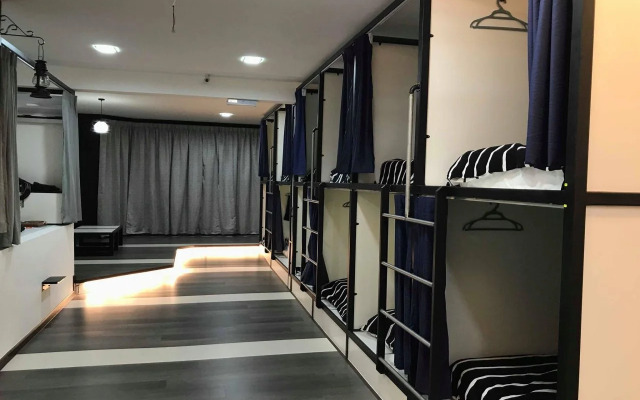 Cabin 18 - Hostel