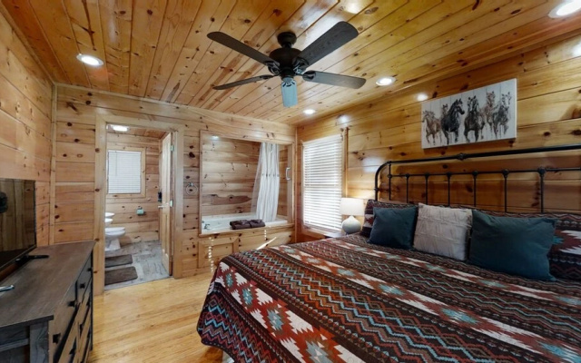 Pleasant Hollow 2 Bedroom Cabin by Redawning