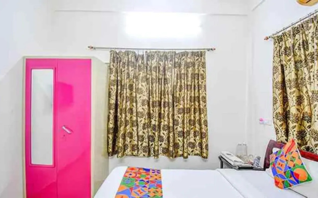 FabHotel Moon Residency