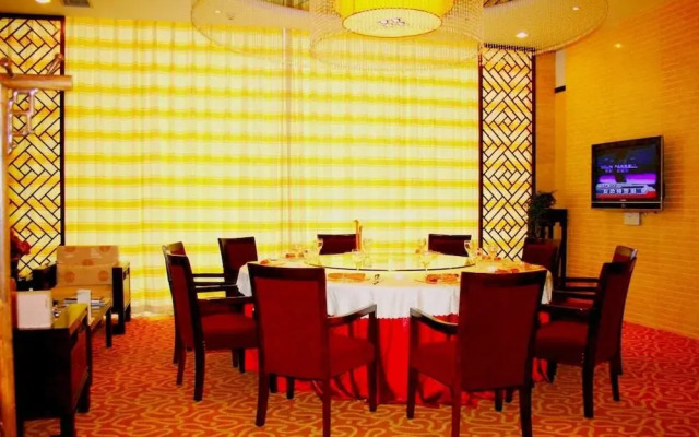 Tang Dynasty Hotel (Xi'an Fengcheng 3rd Road City Library Subway Station)(唐朝酒店（西安凤城三路市图书馆地铁站店）)