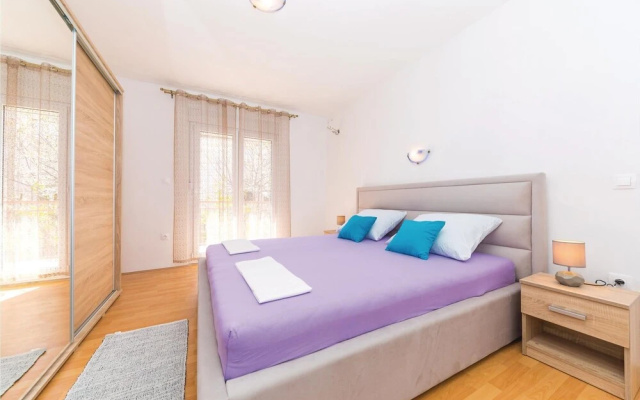 Awesome Apartment in Kastel Gomilica With 3 Bedrooms and Wifi
