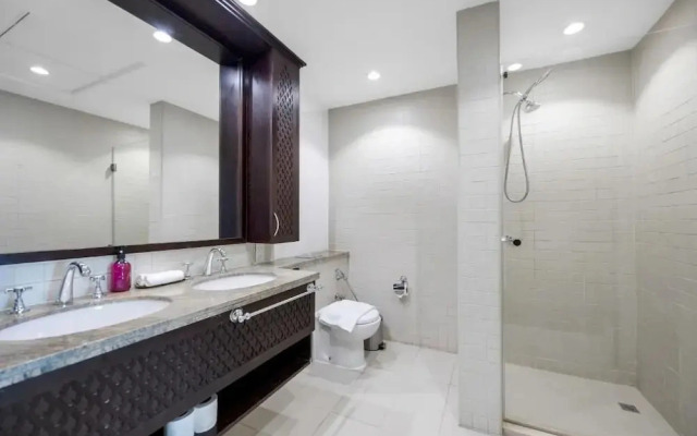 Lavish 3BR Besides Burj Khalifa and Fountain view