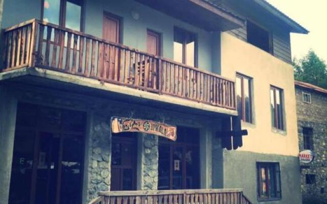 Отель Guest House Nikala Грузия, Местиа - отзывы, цены и фото номеров - забронировать отель Guest House Nikala онлайн вид на фасад