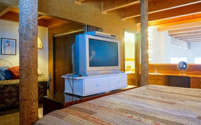 Tahoe Village 754J