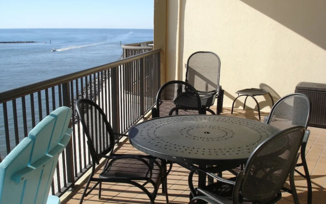 Grand Pointe 703