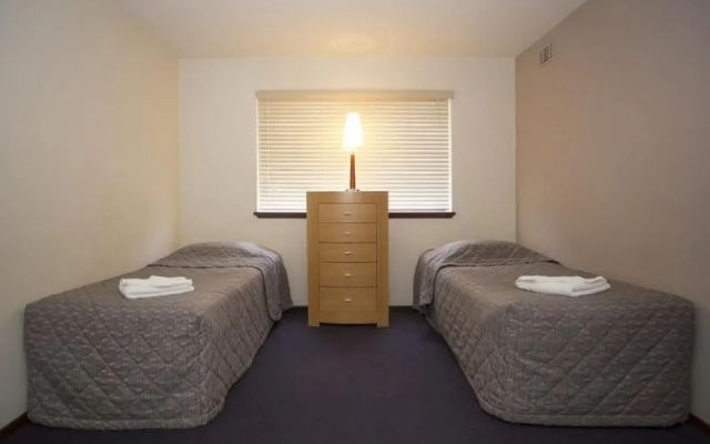 Burswood Lodge Motel Apartments