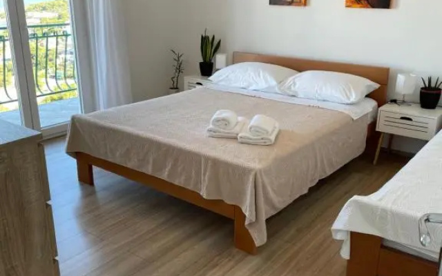 Apartments Kuća Lorena