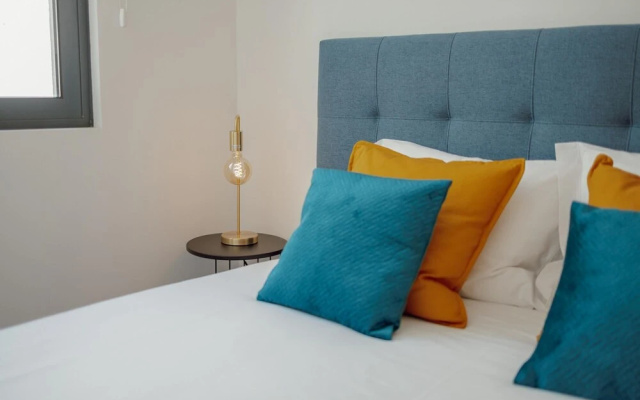 Modern Stylish Apartment I by Vacationy
