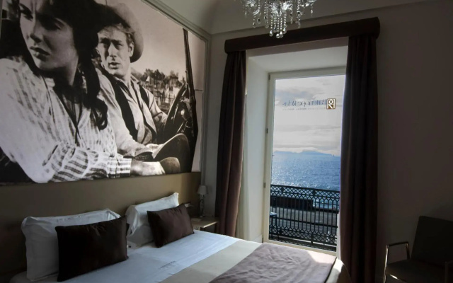 Partenope Relais