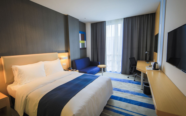 Holiday Inn Express Shanghai Pujiang by IHG