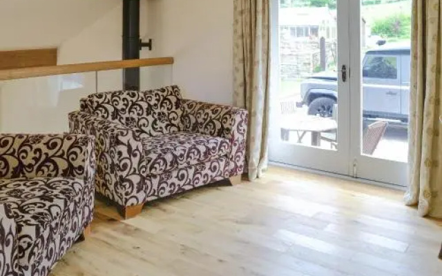 Stirton Burrow