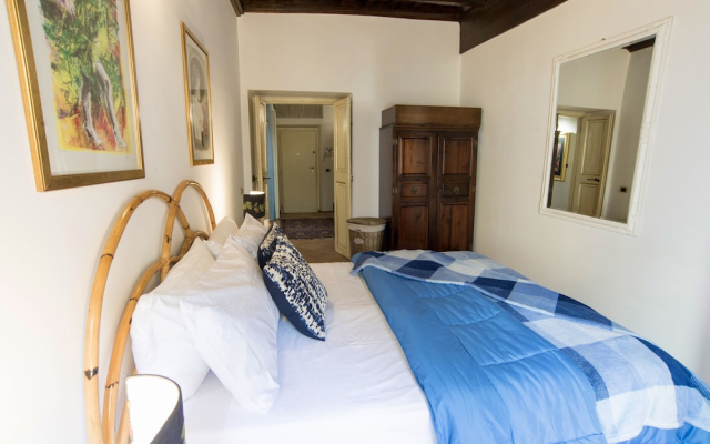 Trevi Fountain Apartment